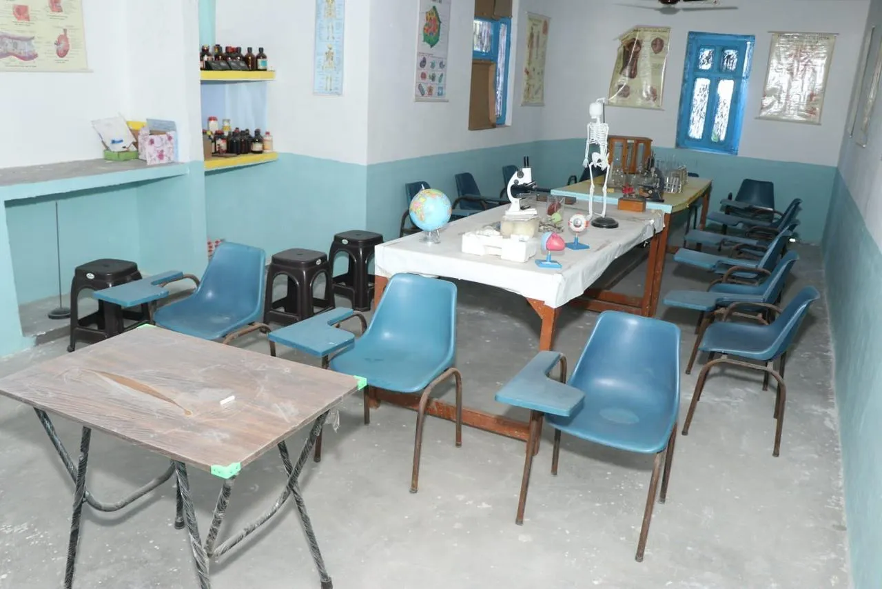 Modern academic curriculum lab